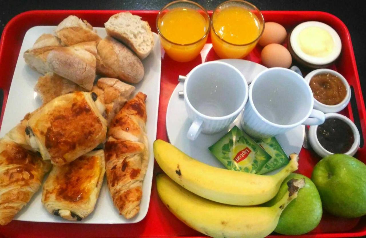 タッサン・ラ・ドゥミ・リュンヌ Aux Tourelles 1888 - Tres Proche Lyon Bed & Breakfast エクステリア 写真